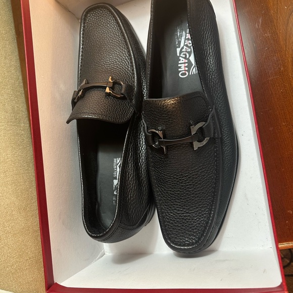 Size10D Salvatore Ferragamo Grandioso/NERO PEBBLE CALF   asking $525 priced $850 - Picture 11 of 15